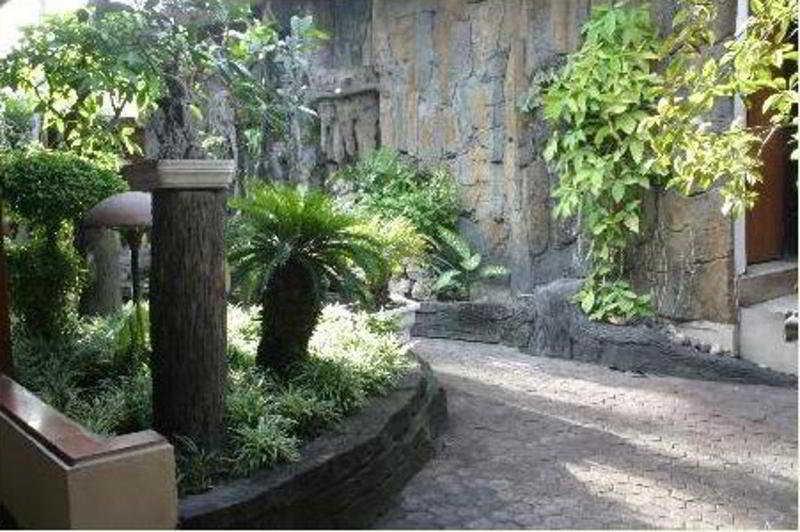 Hotel Istana Batik Ratna Jogyakarta Zewnętrze zdjęcie