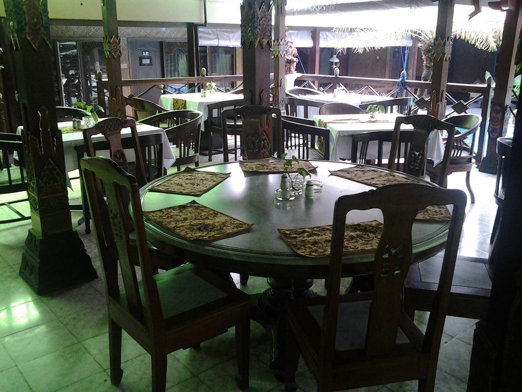 Hotel Istana Batik Ratna Jogyakarta Zewnętrze zdjęcie